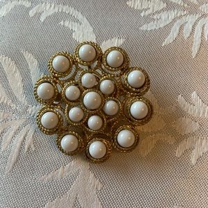 Stella & Dot Vintage pearl brooch